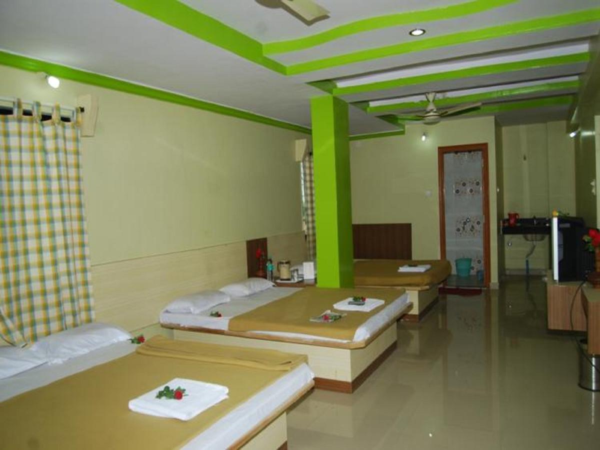 Hotel Utsav Ширди Экстерьер фото